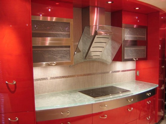Glass-tops-for-cool-and-unusual-kitchen-designs-from-ThinkGlass-13-554x415.jpg
