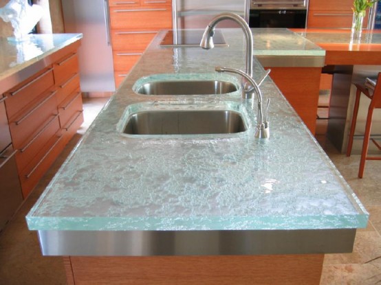 Glass-tops-for-cool-and-unusual-kitchen-designs-from-ThinkGlass-7-554x415.jpg