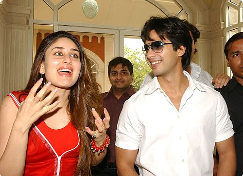 Shahid%20Kapoor%20and%20Kareena%20refusing%20to%20see%20each%20other.jpg