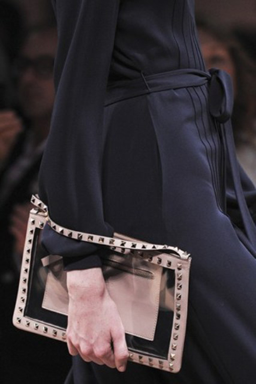 ngel-in-the-north-blog.-fashion.-transparent-studded-bag-at-valentino-paris-fashion-week-SS13-21.jpg