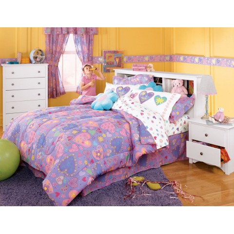 غرفة نوم اطفال مطبوع عليها صورة برج المملكة