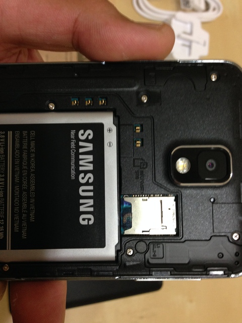 Samsung-Galaxy-Note%203-unboxing-4_8350.jpg