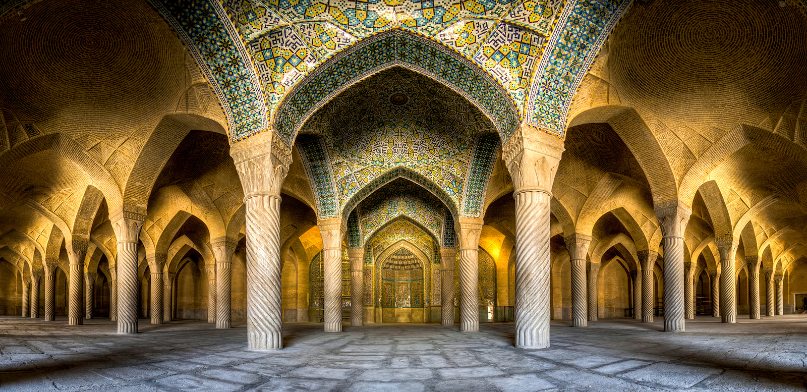 Vakil_mosque_Panorama.jpg