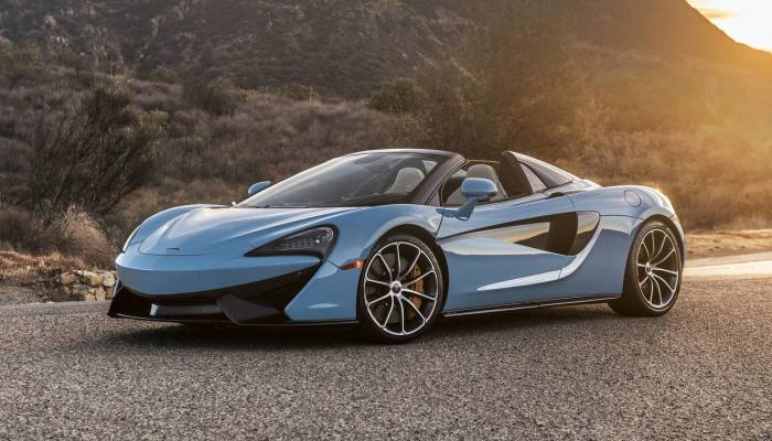 47-145927-mclaren-15000-cars-milestone_700x400.jpg