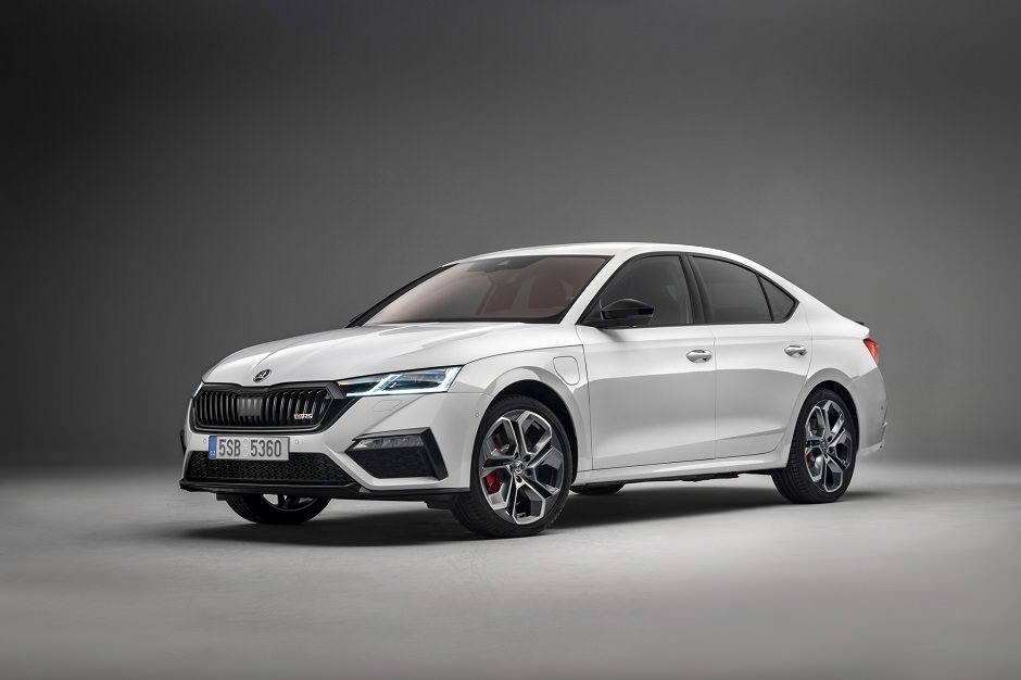 2021-skoda-octavia-rs.jpg