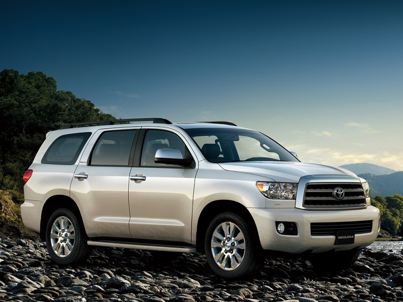 2014_Toyota_Sequoia_Front.jpg