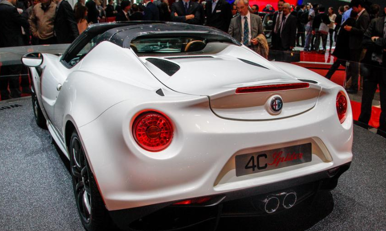 Alfa-Romeo-4C-Spider.png