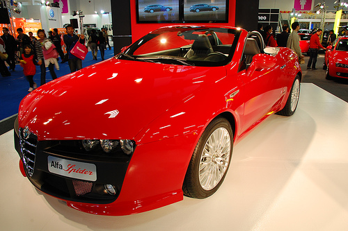 2014-Alfa-Romeo-Spider-Front-Views.jpg