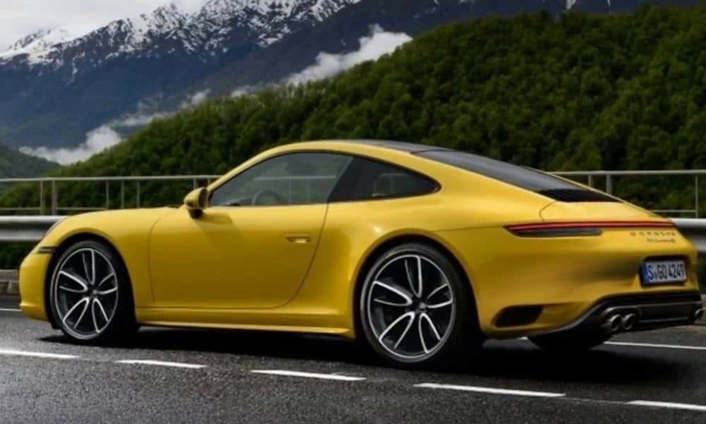 instagram-takipcisi-2019-porsche-911-i-ilginc-sekilde-bir-tamirhanede-yakaladi-tasarim.jpg