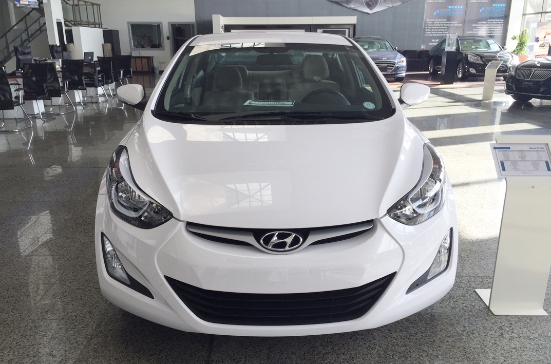 Hyundai-Elantra-2015-KSA.jpg