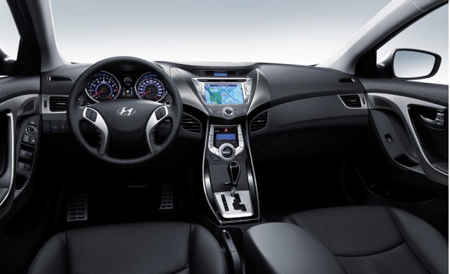 2011-hyundai-elantra-interior-south-korean-spec_100316651_m.jpg