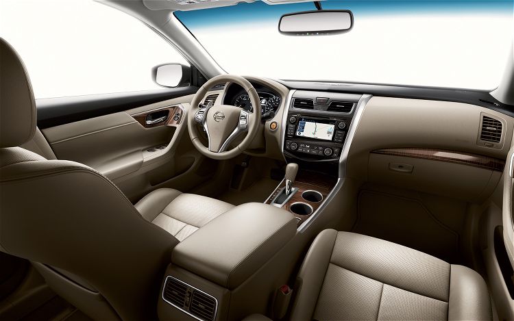 2013-nissan-altima_100387149_l.jpg