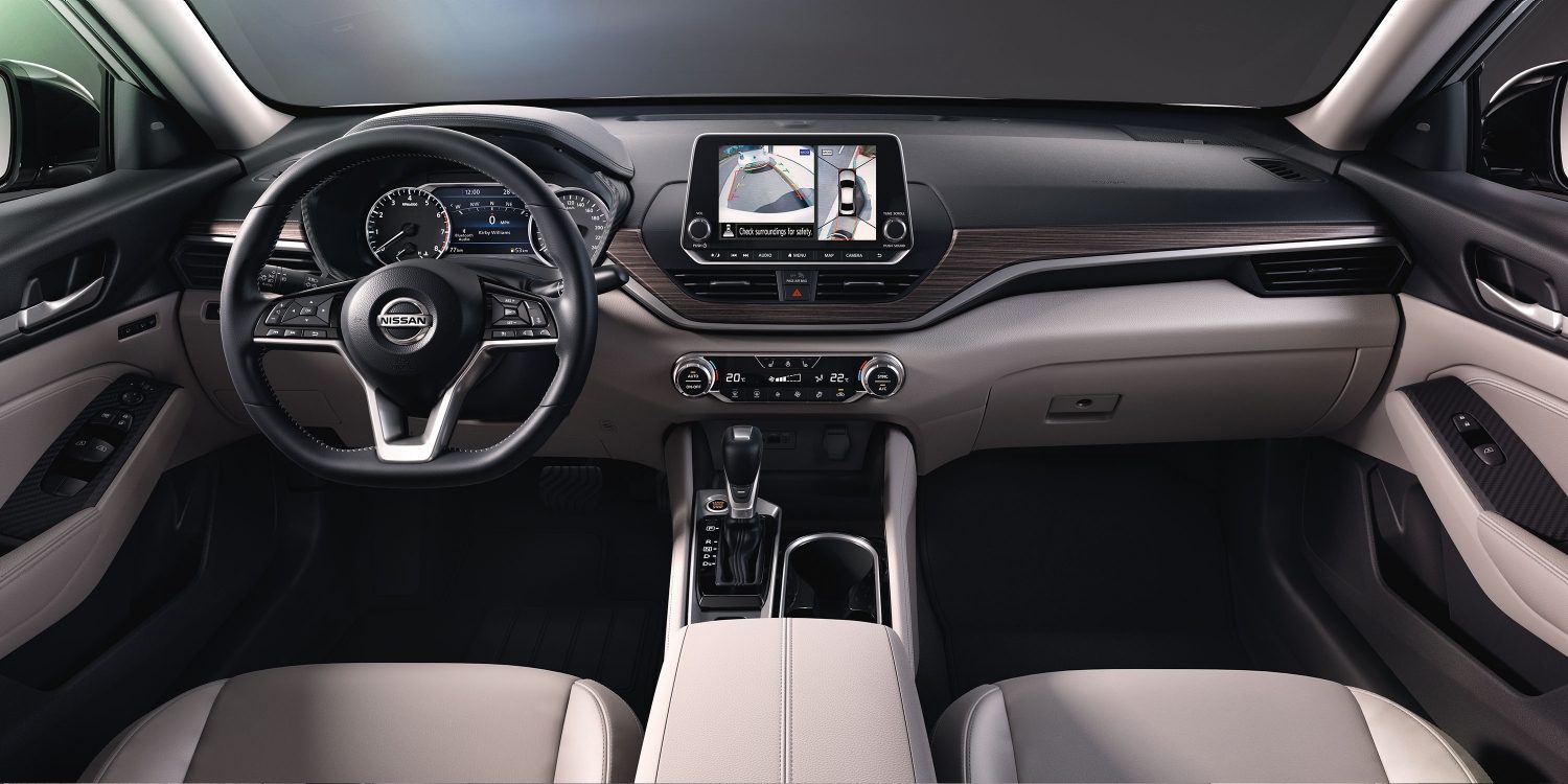 Altima-Dashboard-Interior-Gallery.jpg.ximg.l_full_m.smart.jpg