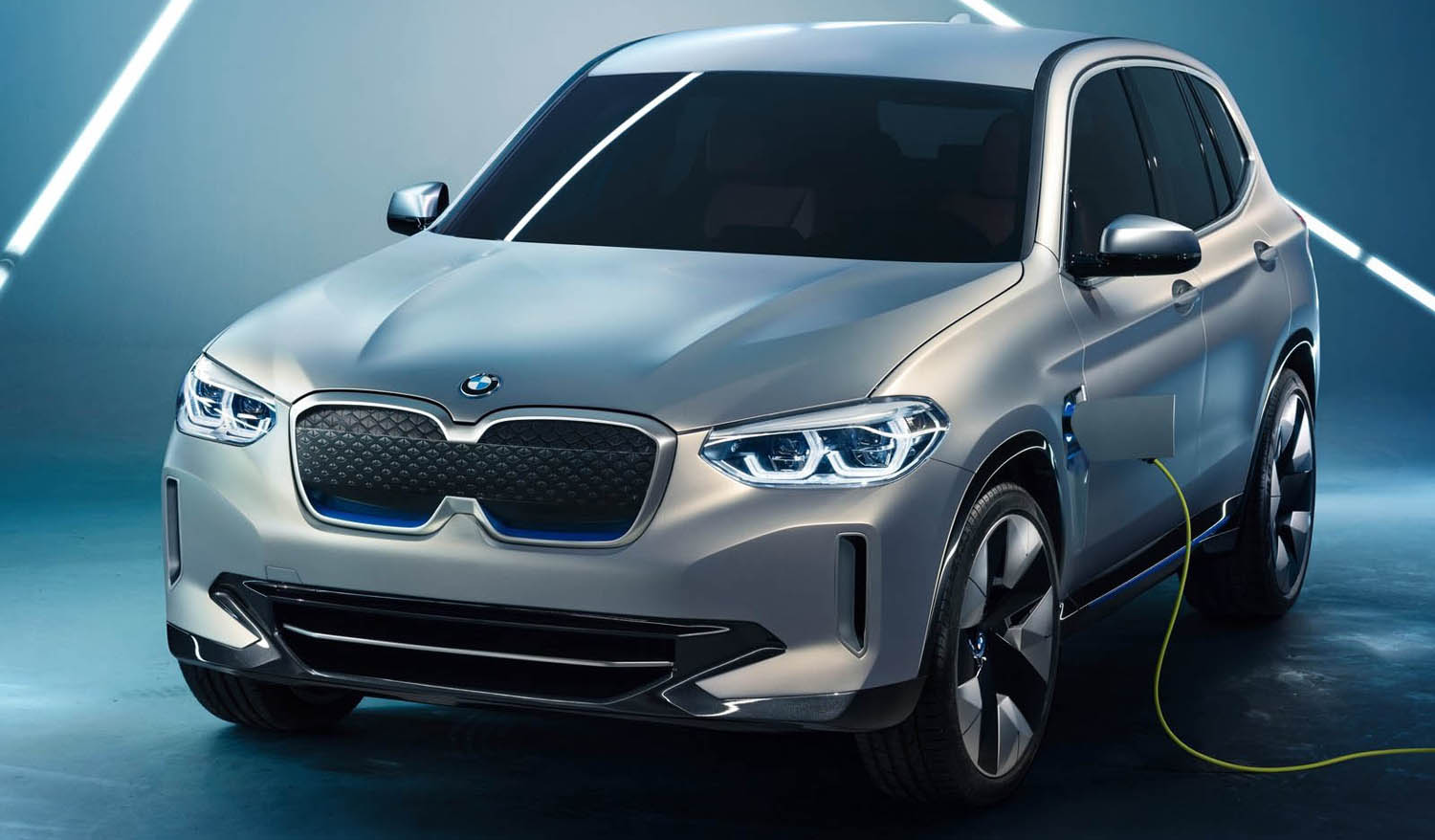 BMW-iX3_Concept-2018-1600-03.jpg