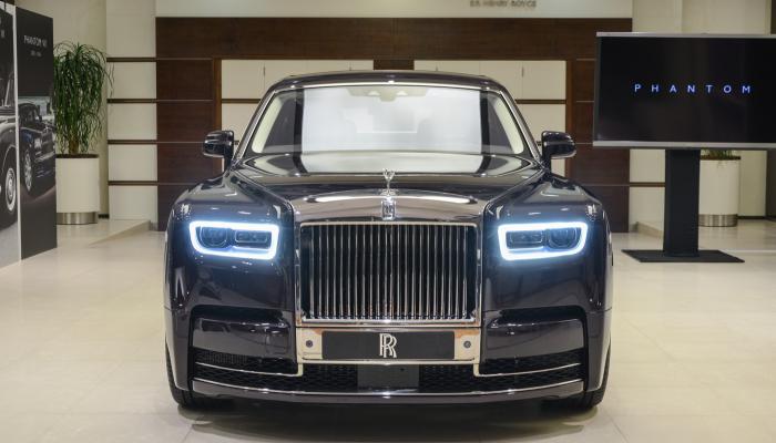 78-140201-phantom-uae-luxurious-car_700x400.jpg