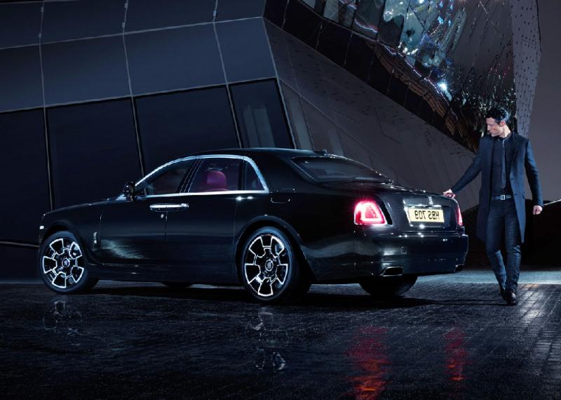 181911-Rolls-Royce-Ghost-Black-Badge.jpg
