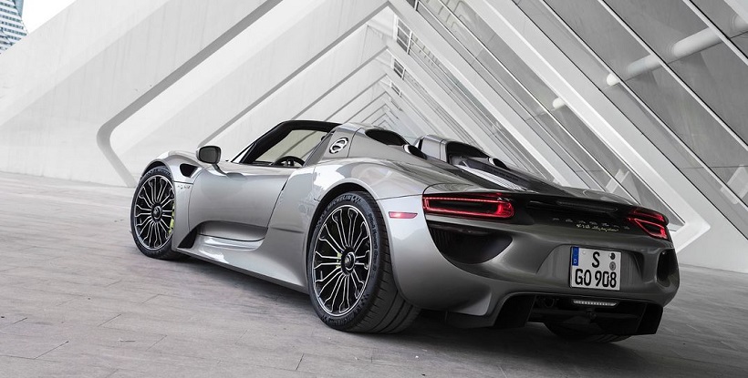 2014_Porsche_918_Spyder_Rear_2.jpg