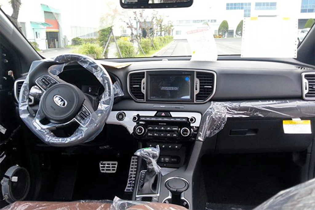 2016-Kia-Sportage-interior.jpg