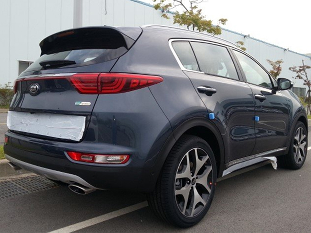 2016-Kia-Sportage-rear.jpg