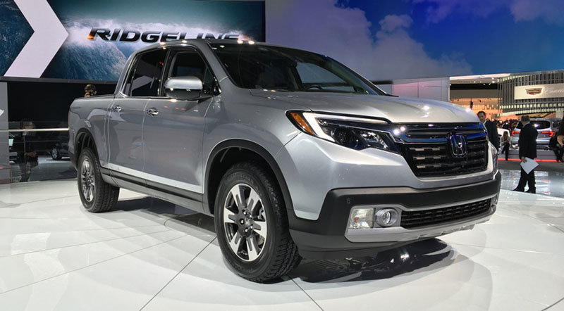 2017-Honda-Ridgeline-1-motoraty.jpg