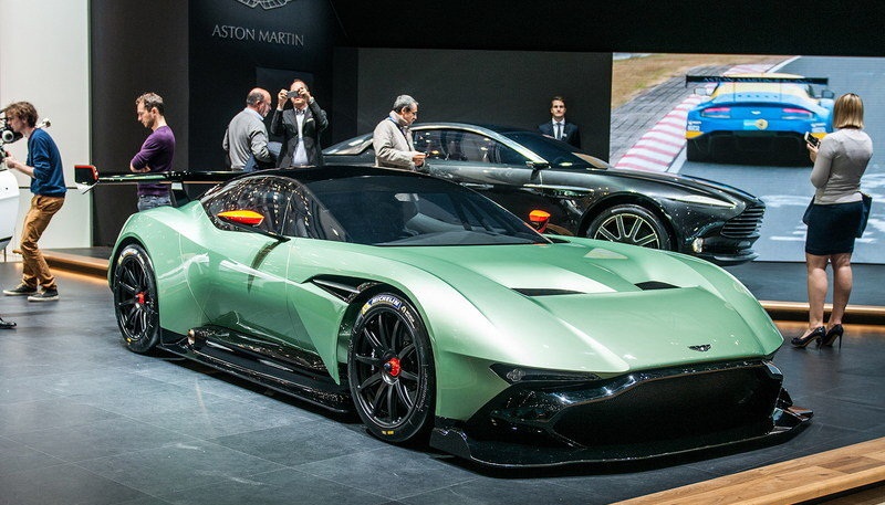 The-new-Aston-Martin-Vulcan-2016.jpg