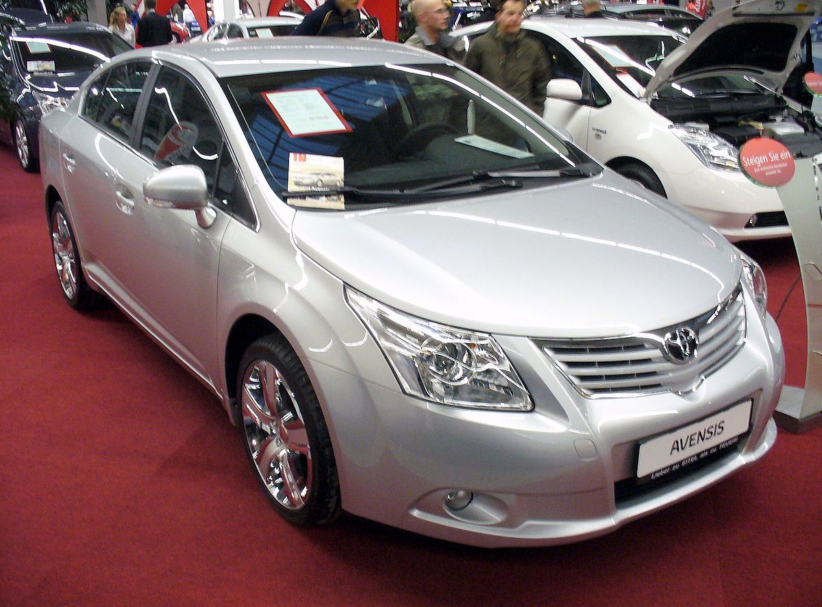 1200px-Toyota_Avensis_III_Platinsilber.jpg