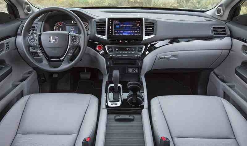 Internal-Honda-Ridgeline-2017.jpg