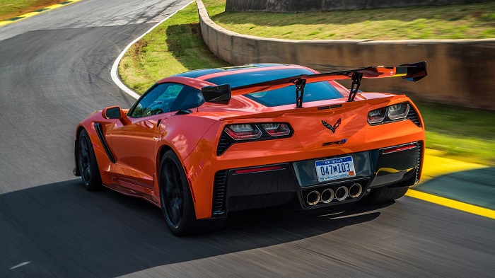 119-025524-2019-chevrolet-corvette-zr1-first-drive-4.jpg