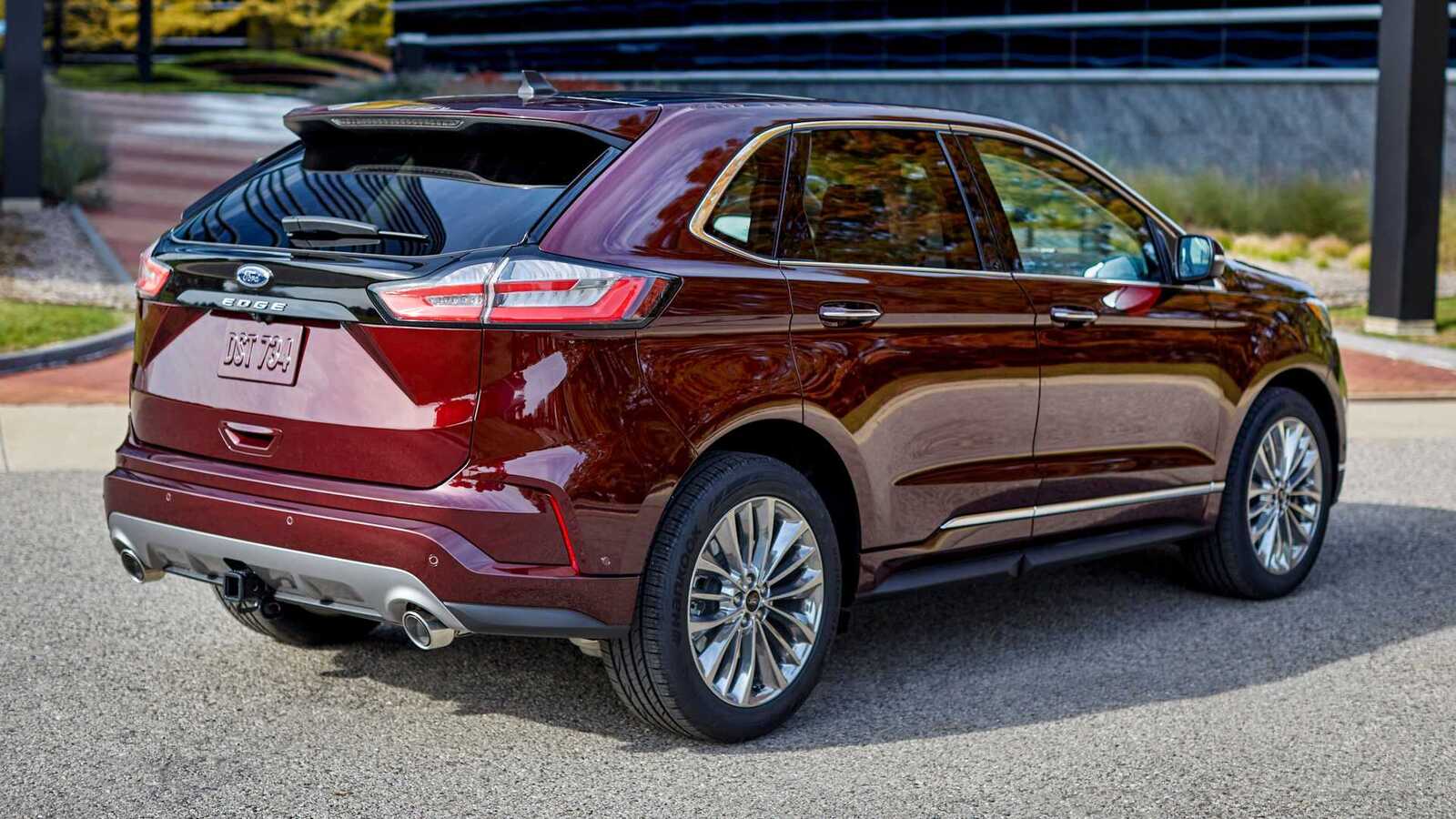 2021-ford-edge-rear-corner-1.jpg