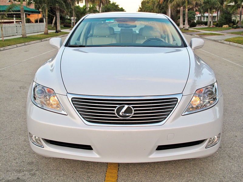 2009-lexus-ls-460-4_800x0w.jpg