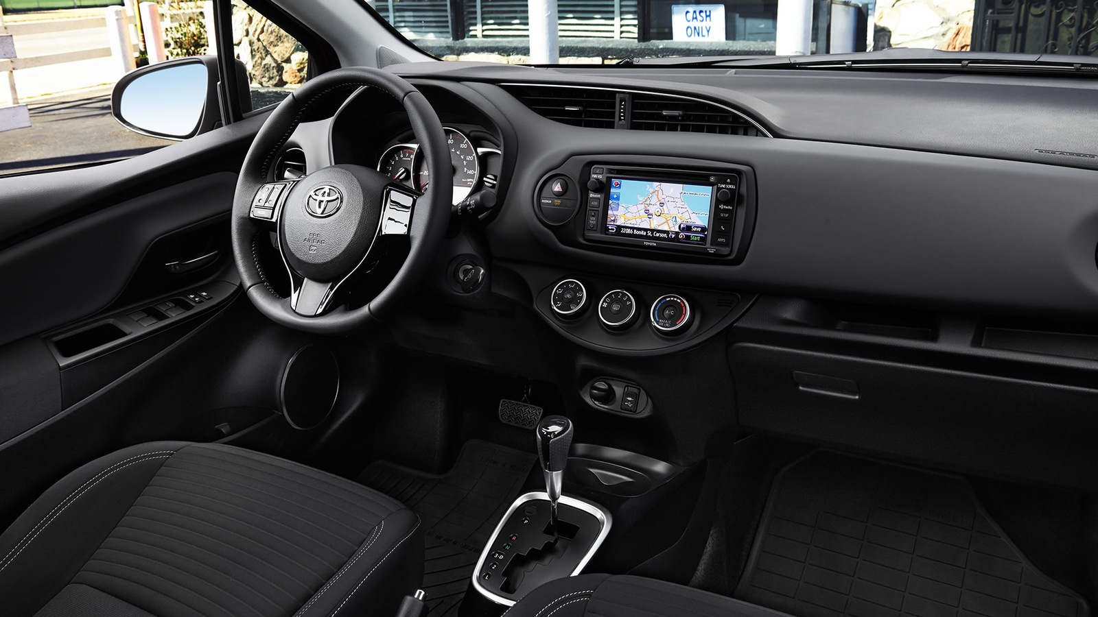 Internal-Toyota-Yaris-2017.jpg