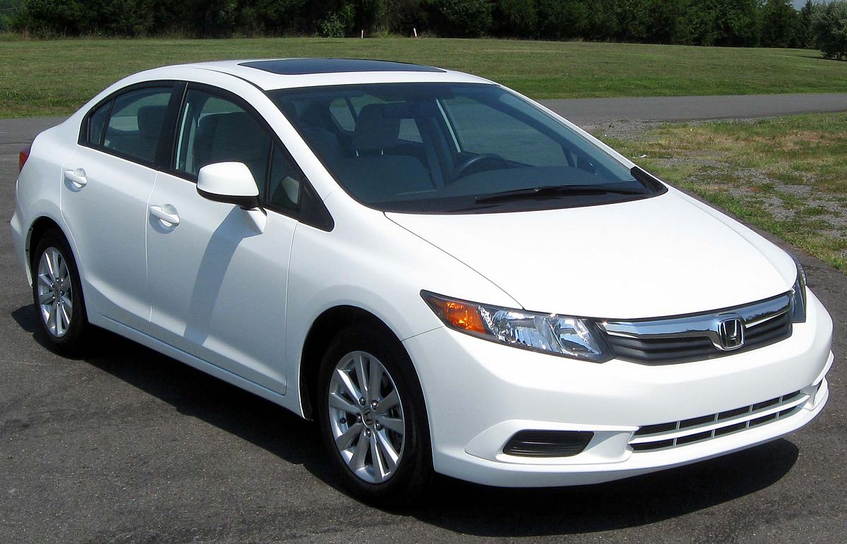 1200px-2012_Honda_Civic_EX_sedan_--_07-07-2011.jpg