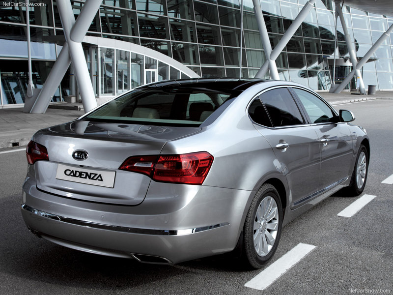 kia-cadenza_2011_800x600_wallpaper_07.jpg