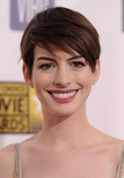 Anne.Hathaway.Short.Hairstyle.jpg