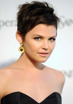 Ginnifer.Goodwin.Simple.Chic.Pixie.Haircut.jpg