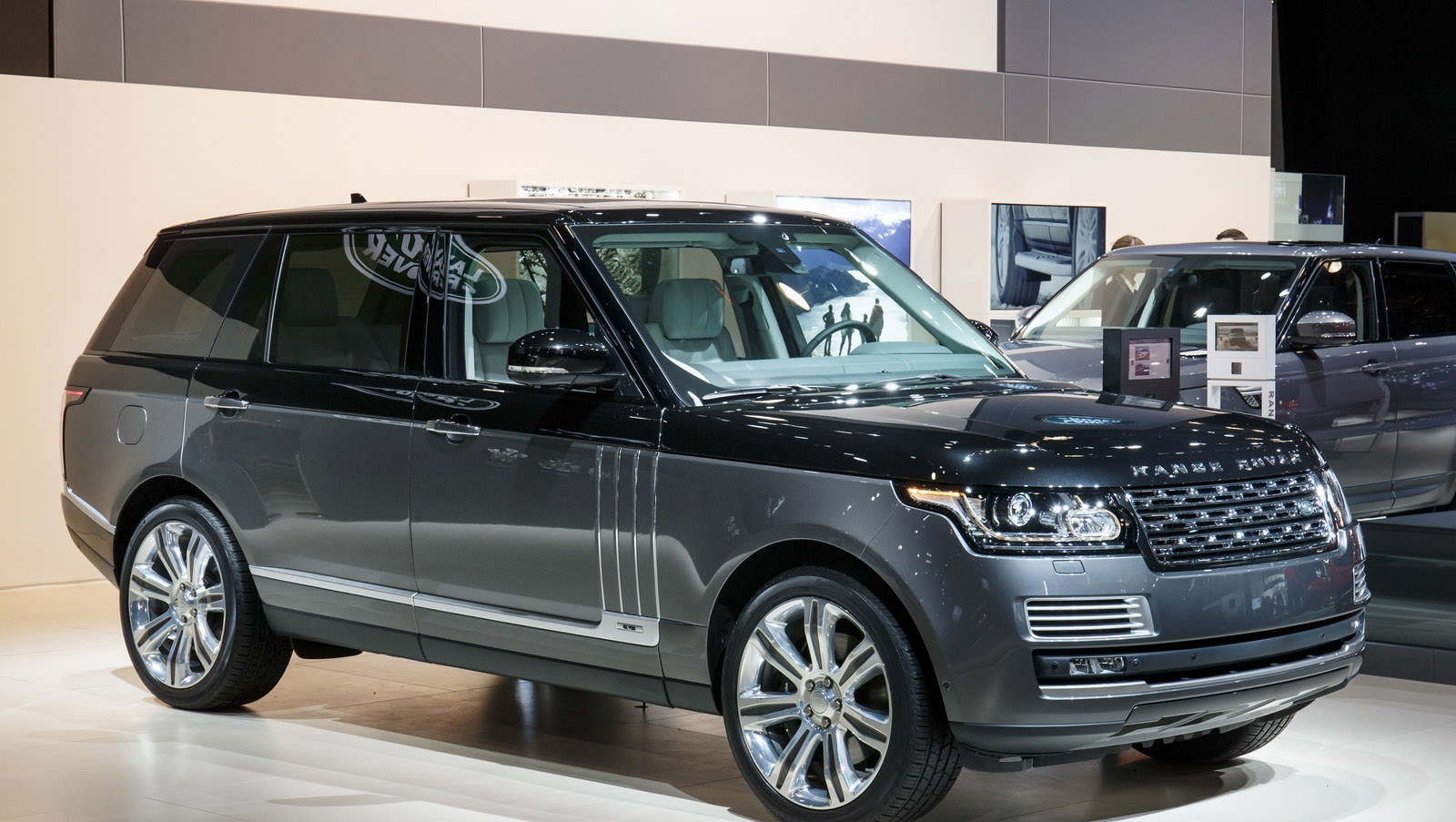 Range-Rover-SV-Autobiography-2016.jpg
