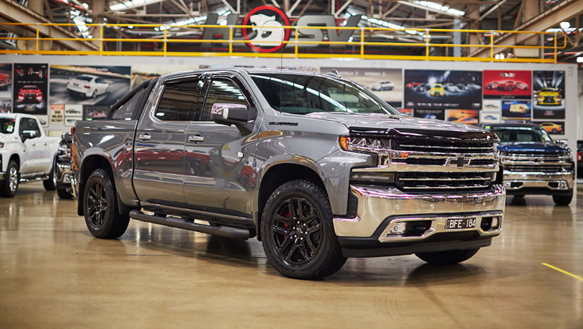 2020-Chevrolet-Silverado-1500-LTZ-Premium-Edition-pick-up-grey-1001x565-1.jpg