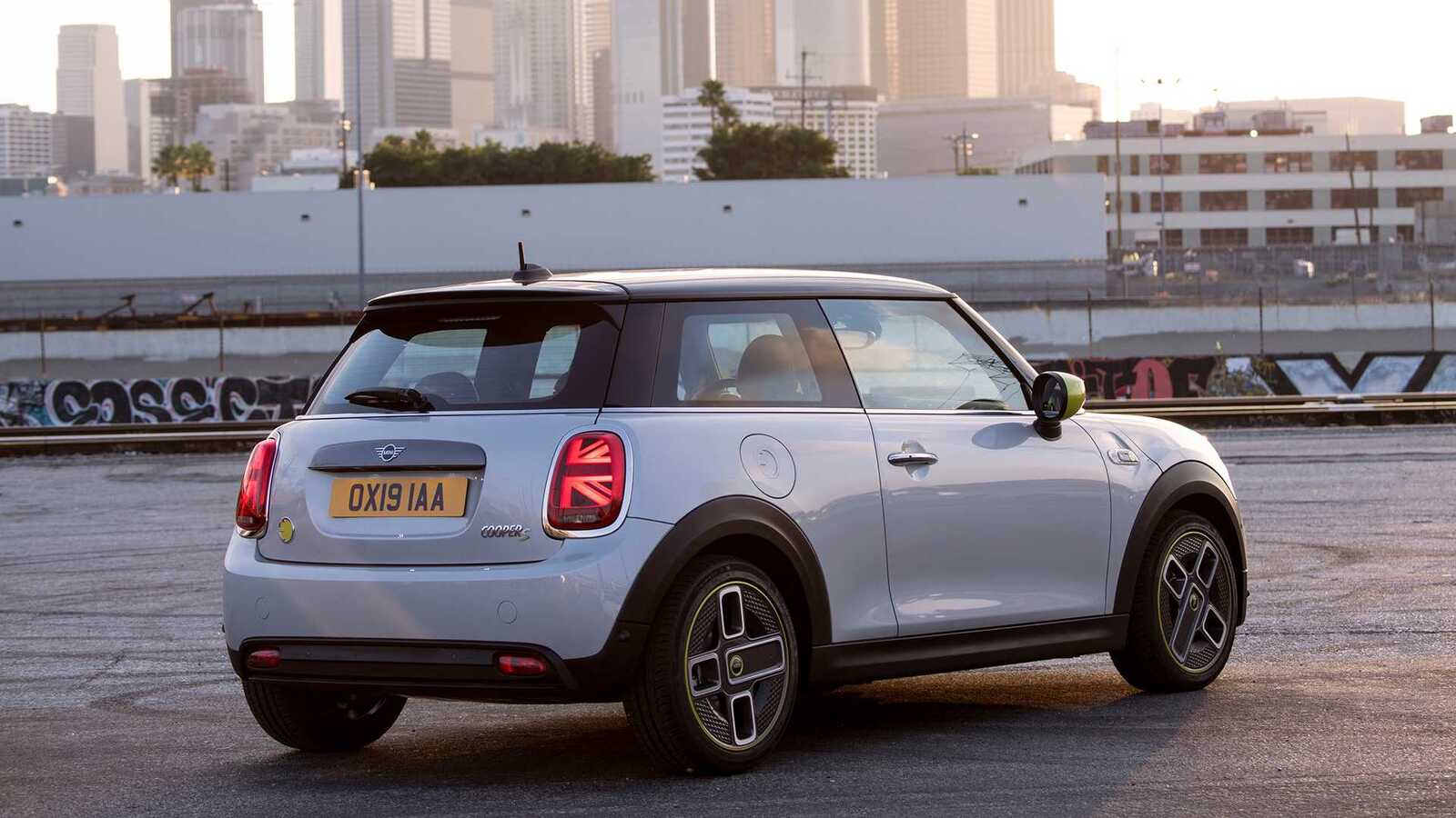 2020-Mini-Cooper-SE-4.jpg