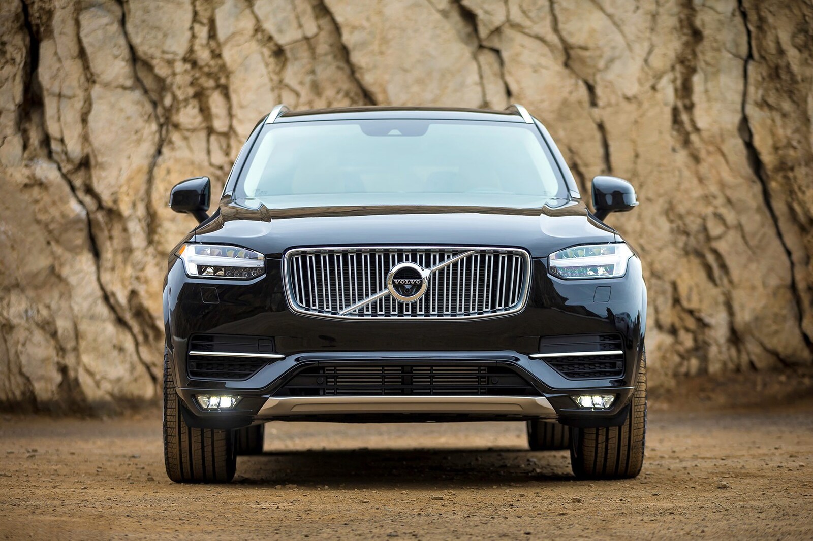 new_volvo_xc90_2.jpg