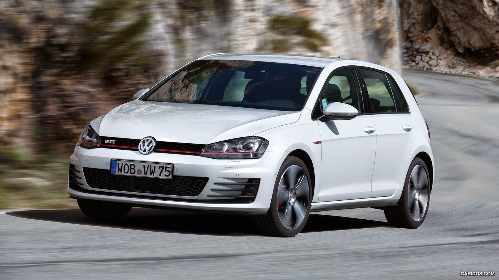 Volkswagen-Golf_GTI_VII_mp53_pic_108930.jpg