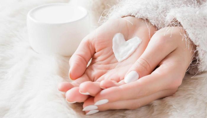 61-112213-how-care-hands-winter_700x400.jpg