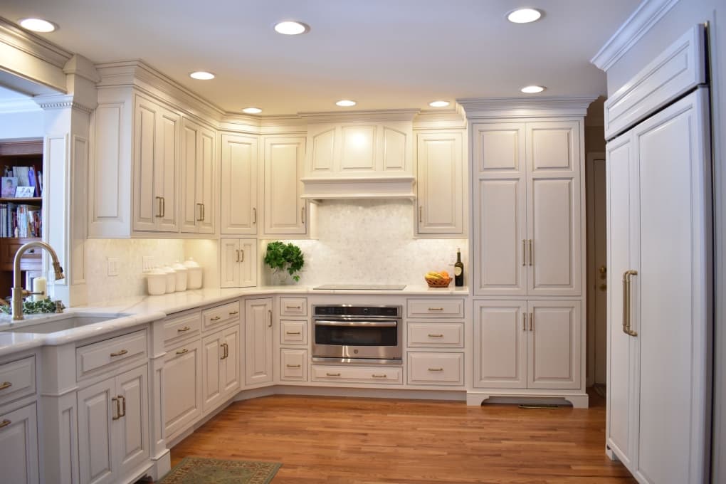 custom-cabinets-versus-prefab-cabinets.jpg