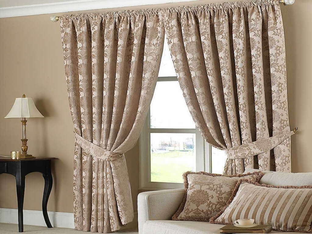 Living-Room-Curtain-Ideas-4.jpg