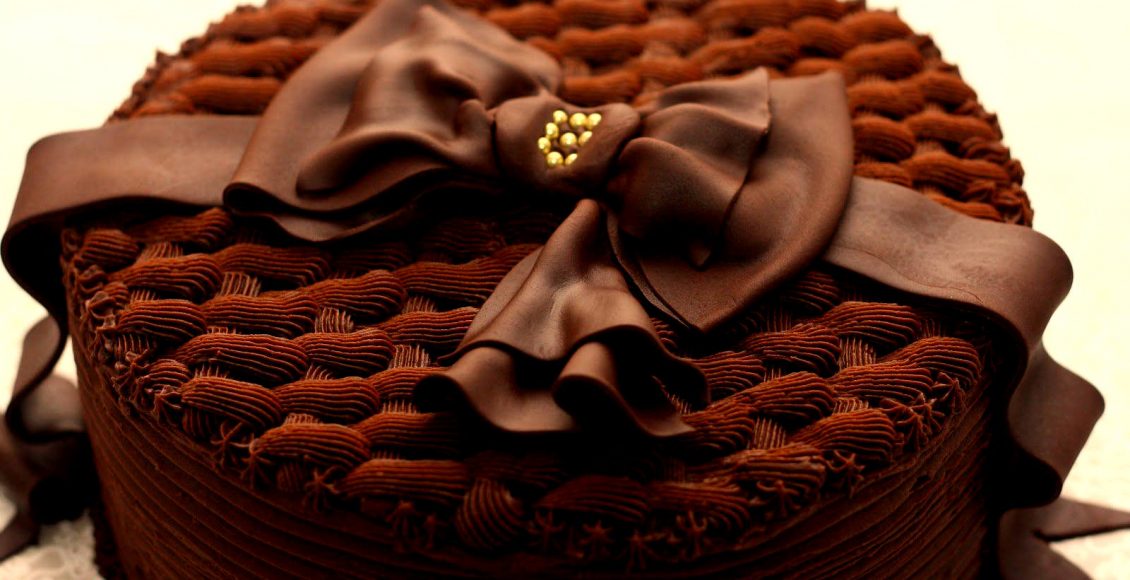 How-to-decorate-cake-with-chocolate-pictures-1130x580.jpg