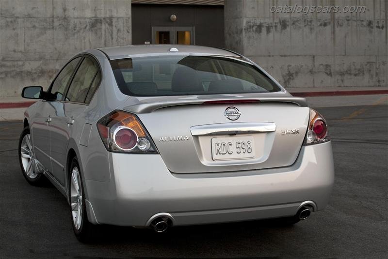 Nissan-Altima_2012_800x600_wallpaper_07.jpg