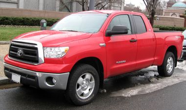 380px-Toyota_Tundra_SR5_Double_Cab_--_12-26-2009.jpg