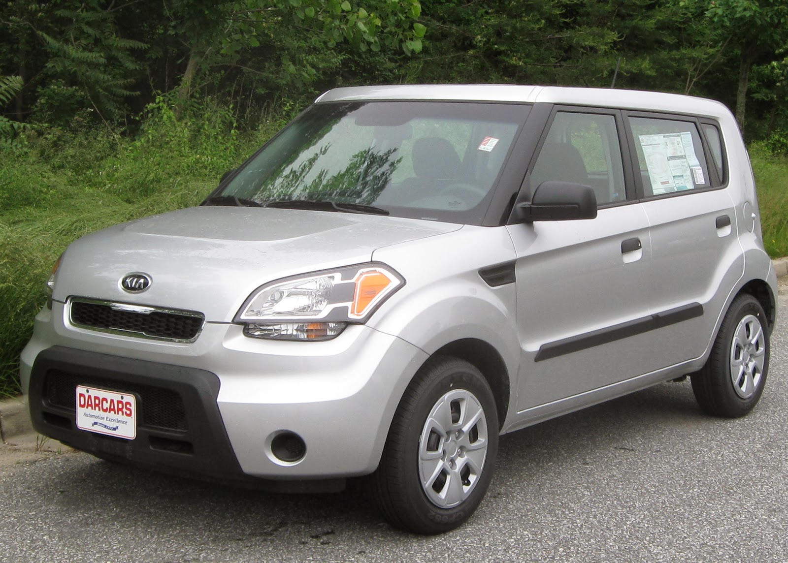 2010_Kia_Soul_Base.jpg
