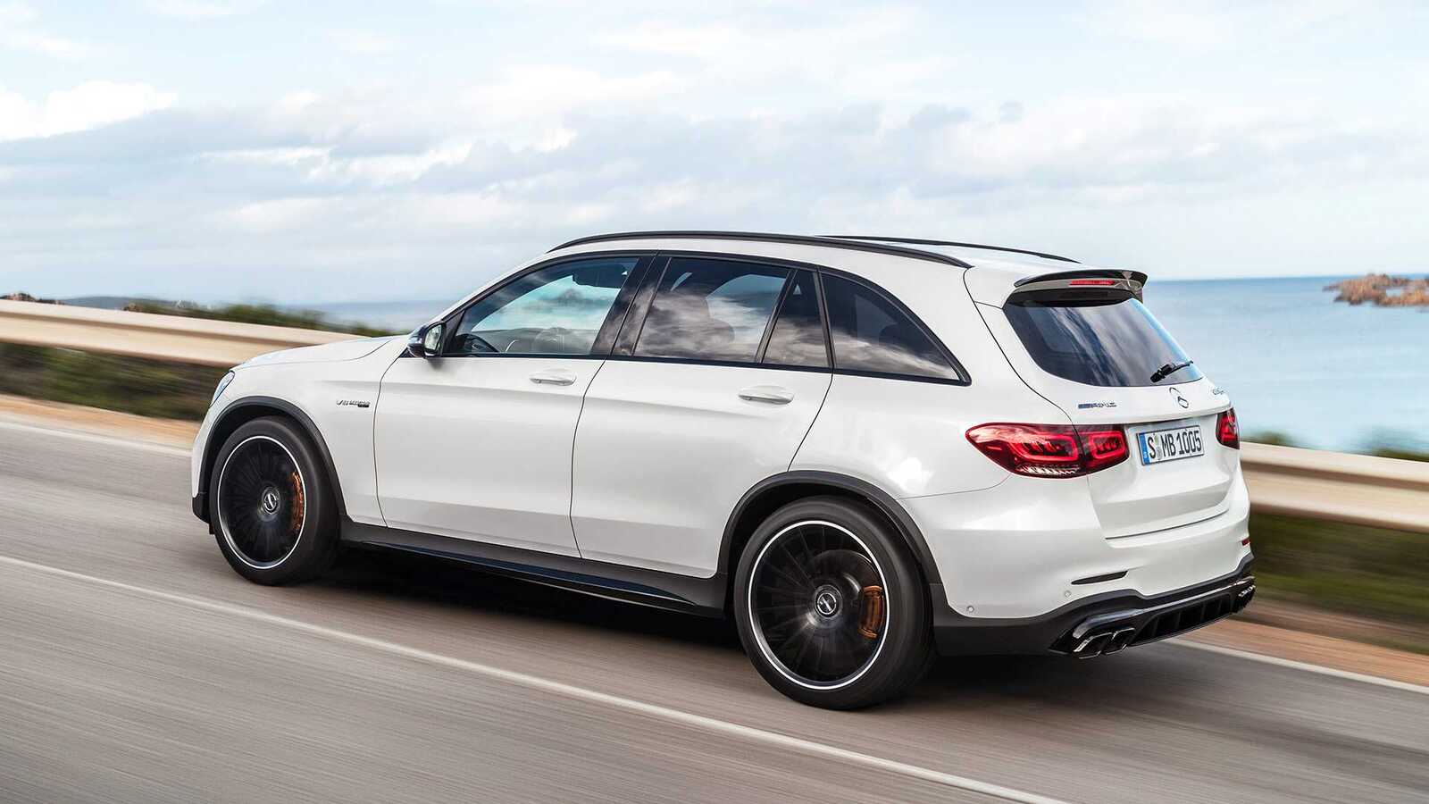 2019-mercedes-amg-glc-63-1.jpg