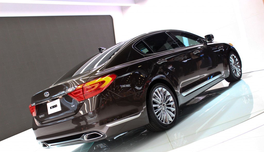 2015-kia-k900_100447368_l.jpg