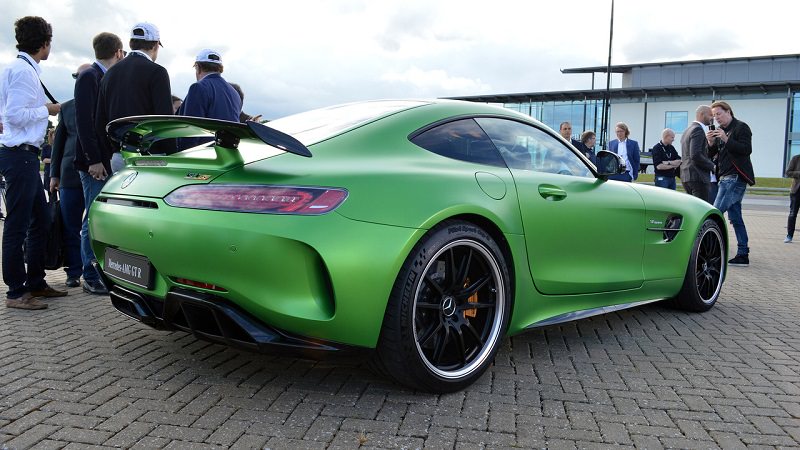 mercedes-AMG-GTR-2018-2.jpg